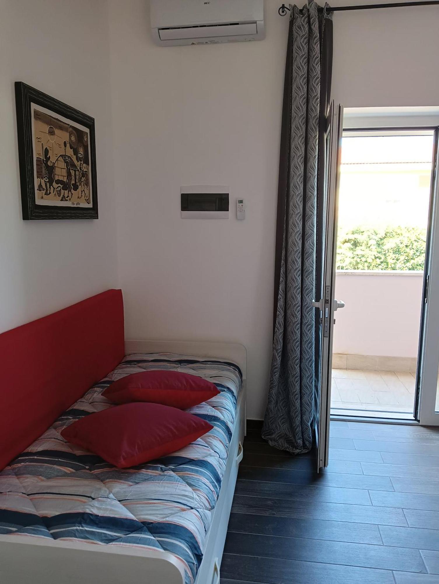 Big Mama Jungle Rooms Terracina Bilik gambar